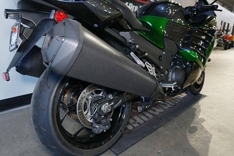 2018 Kawasaki Ninja® ZX™-14R ABS SE | SuperBike Showroom