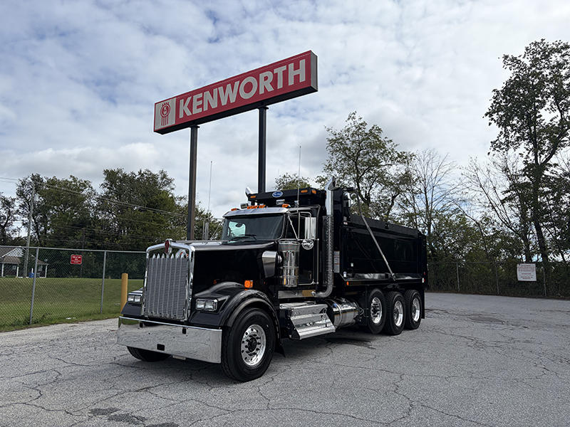 2027 Kenworth W900