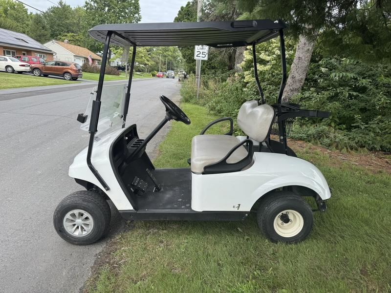 2020 EZGO TXT photo 4