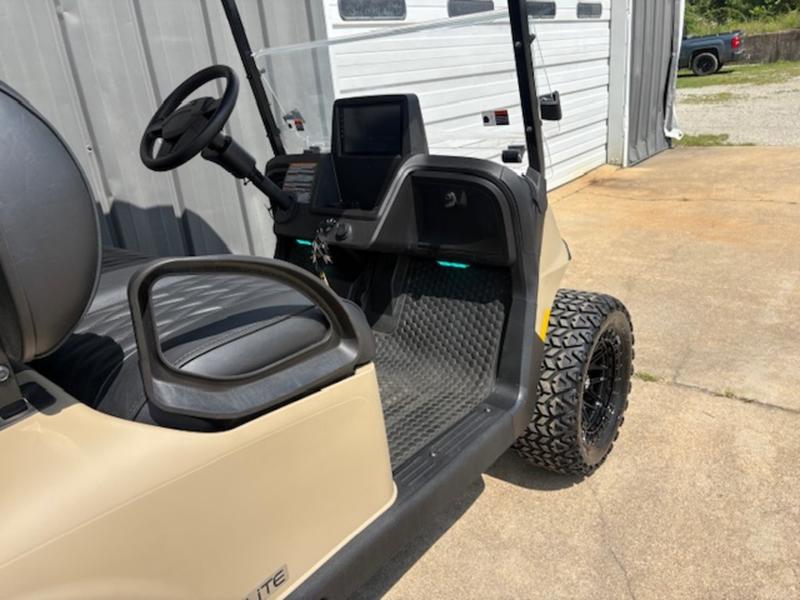 2026 EZGO RXV photo 4