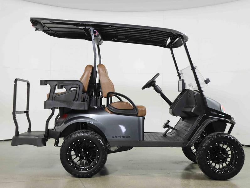 2027 EZGO Express photo 5