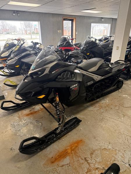 Linx Rave Chasis 2026 Lynx® Rave RE 850 E-TEC Turbo R_10.25in_Silver | Ball Equipment