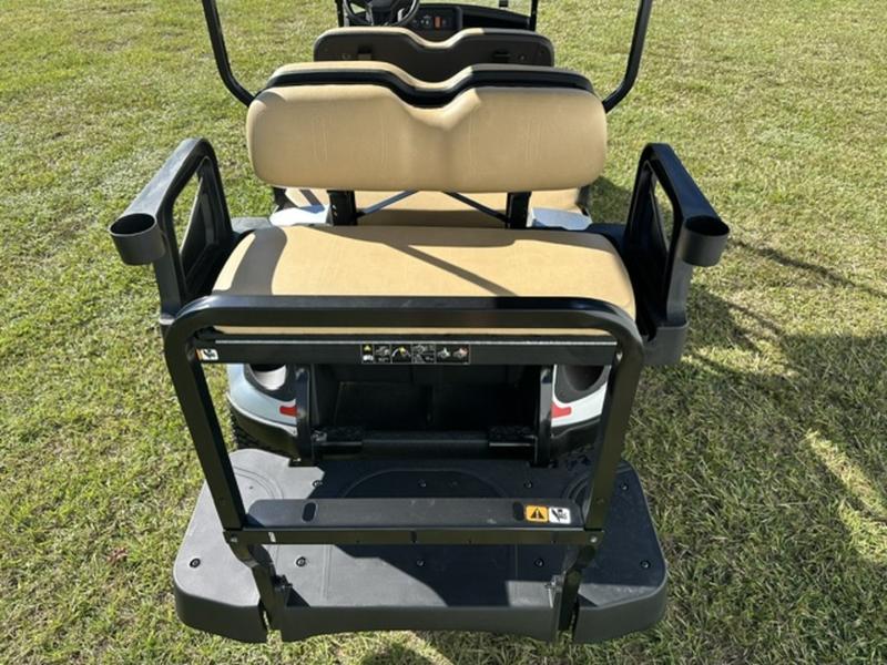 2026 EZGO Express photo 3
