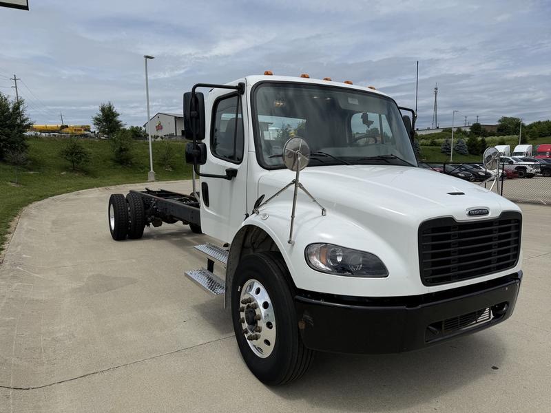 2022 Freightliner M2 106 in Walton, KY — photo 8