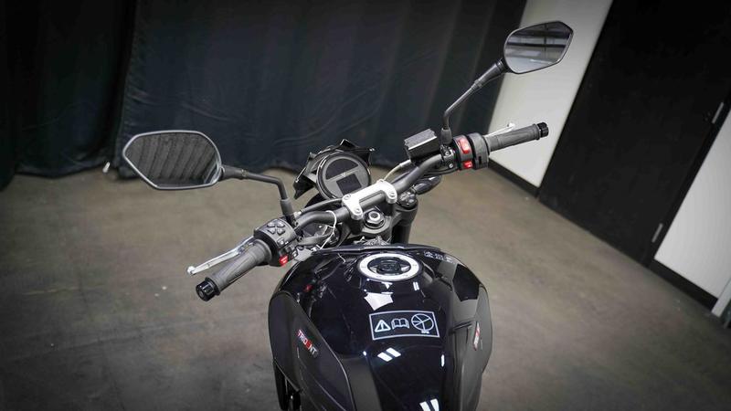 2026 Triumph Trident 800 Jet black | Mosites Motorsports