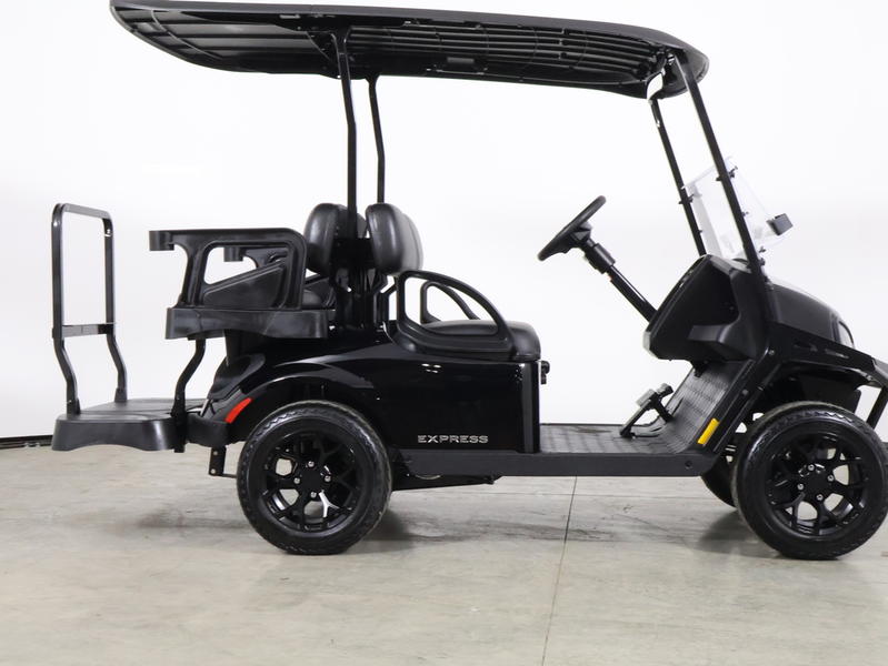 2027 EZGO Express photo 4