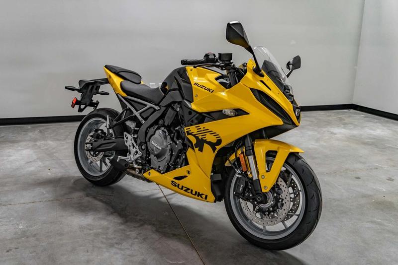 2025 Suzuki GSX-8R