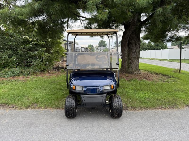 2021 EZGO TXT photo 2