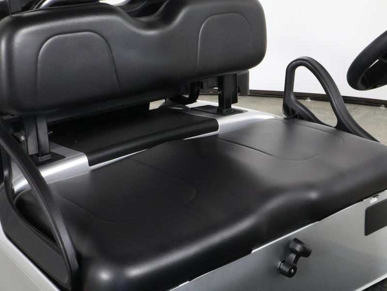 2027 EZGO Valor photo 3