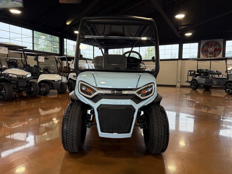 2027 EZGO Liberty photo 2