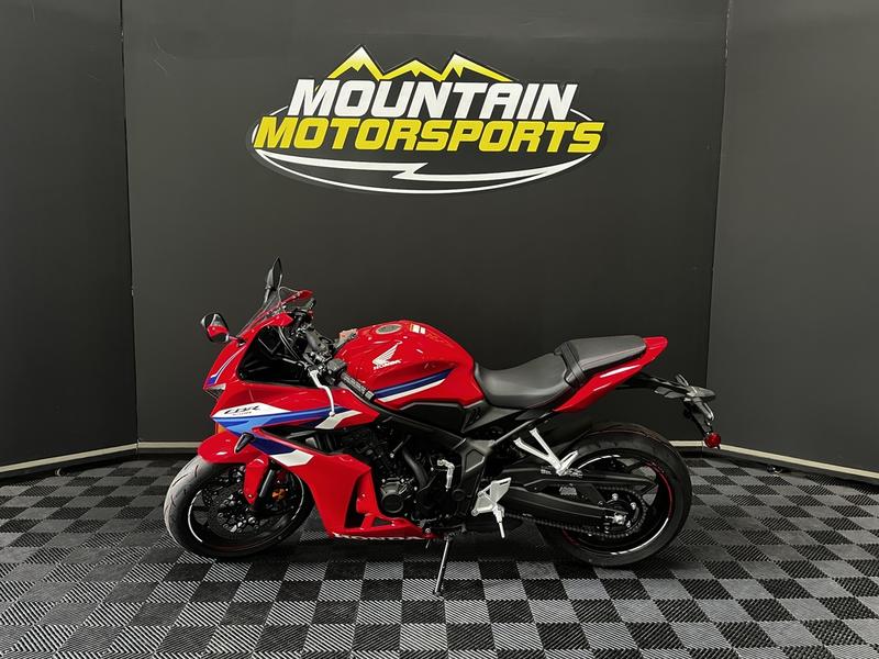 2026 Honda® CBR650R E-Clutch | Mountain Motorsports