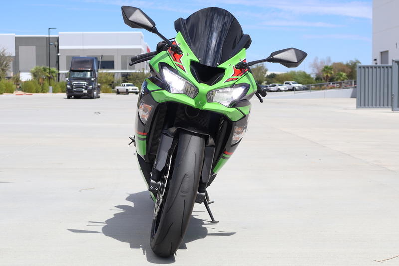 2023 Kawasaki Ninja® ZX™-6R ABS Metallic Matte Graphenesteel Gray