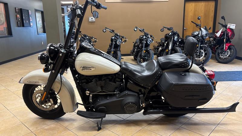 2022 Harley-Davidson® FLHCS - Heritage Classic 114 | Loess Hills