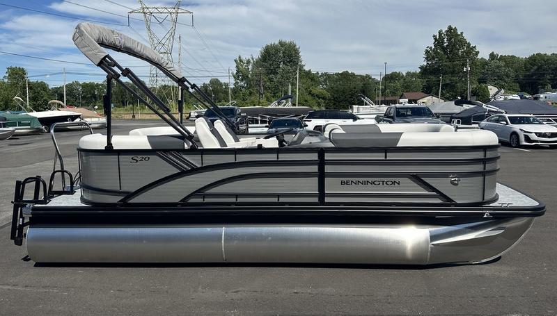 New 2027 Bennington S Quad Bench 20 SSR 21ft Tritoon Boat For Sale