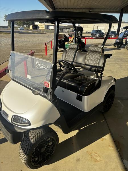 2021 EZGO RXV