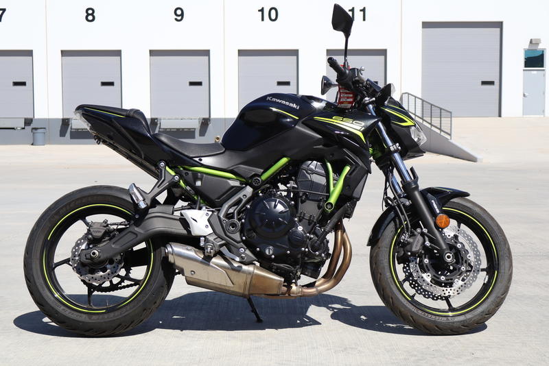 あっこ 2020 Kawasaki Z650 ABS Metallic Black/Metallic Flat Spark Black