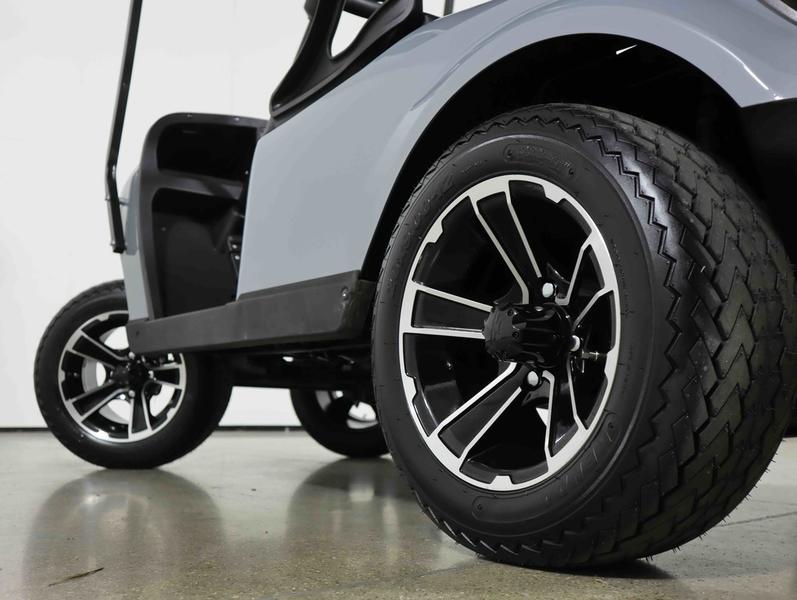 2017 EZGO TXT photo 9