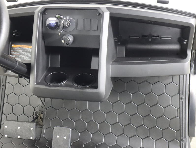 2026 EZGO Express photo 6
