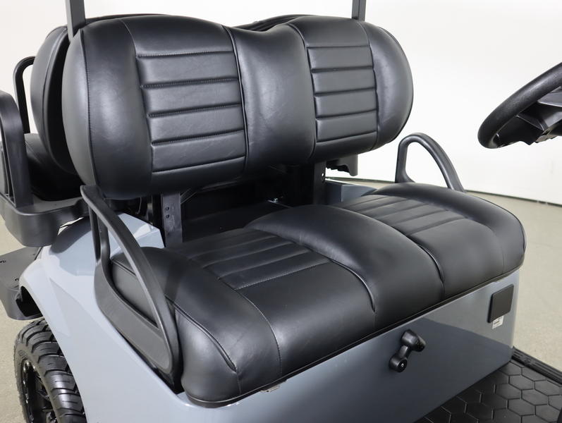 2026 EZGO Express photo 3