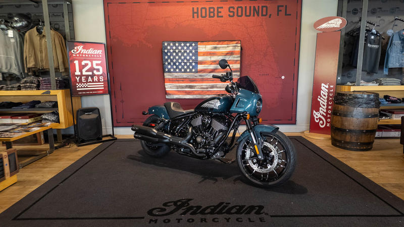 2025 Indian Motorcycle® Sport Chief Cascade Green Metallic