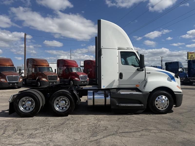 2022 International LT in Dallas — photo 2