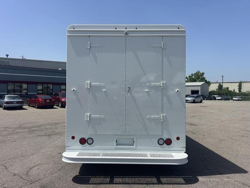 2027 Freightliner in Cincinnati, OH — photo 3