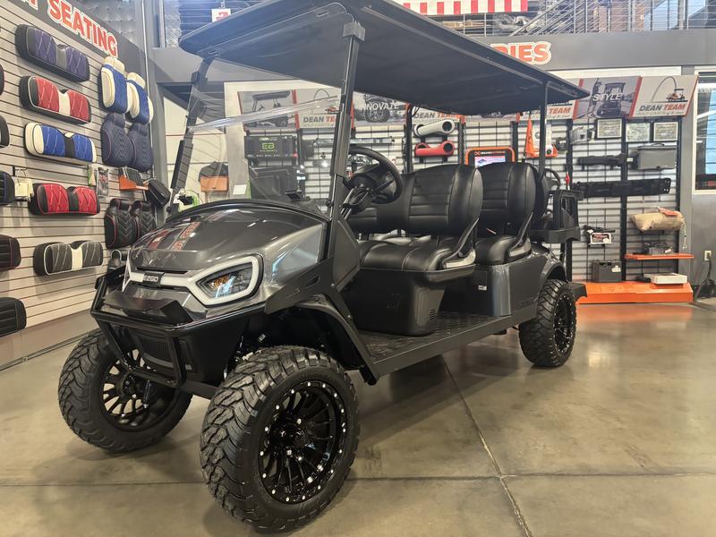 2027 EZGO Express photo 3
