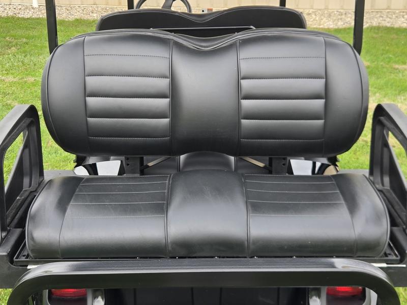 2022 EZGO Express photo 4