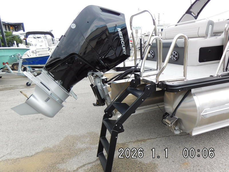 2027 Avalon 2785 Excalibur LTD Quad Flex Lounge Windshield