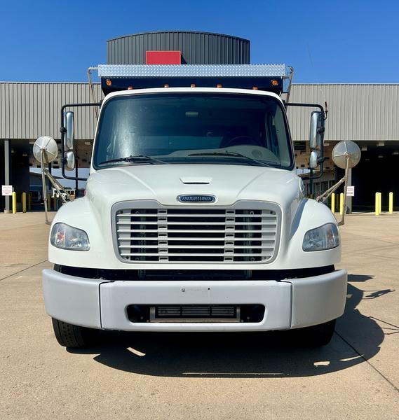 2018 Freightliner M2 106 in Jackson — photo 2