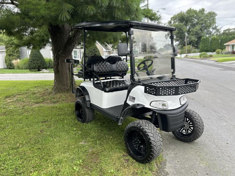 2018 EZGO RXV photo 3