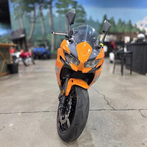 シュプリーム 2025 Kawasaki Ninja® 650 ABS | Mountain Motorsports