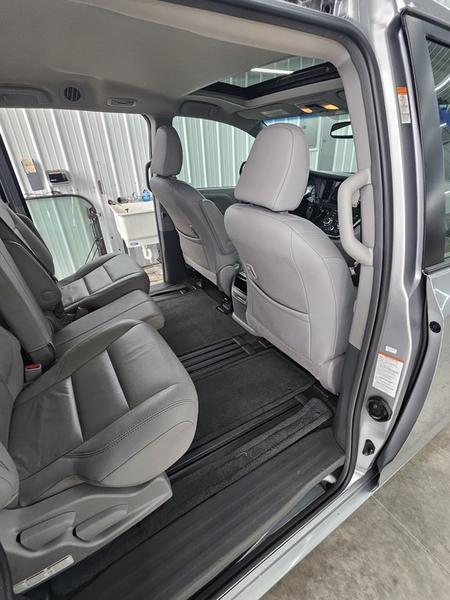 2017 Toyota Sienna XLE - Photo 11
