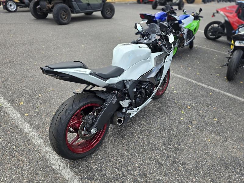 2025 Kawasaki Ninja® ZX™-6R | RideNow Goodyear