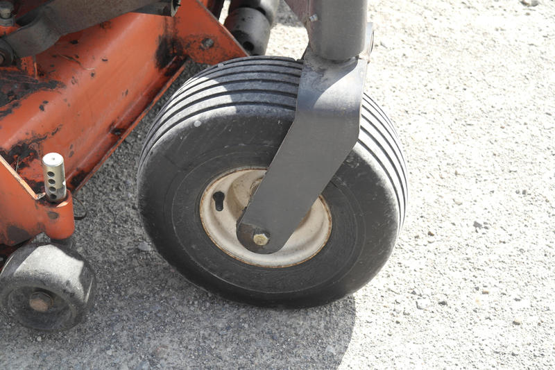 Kubota ZD-18 used for sale - photo 10