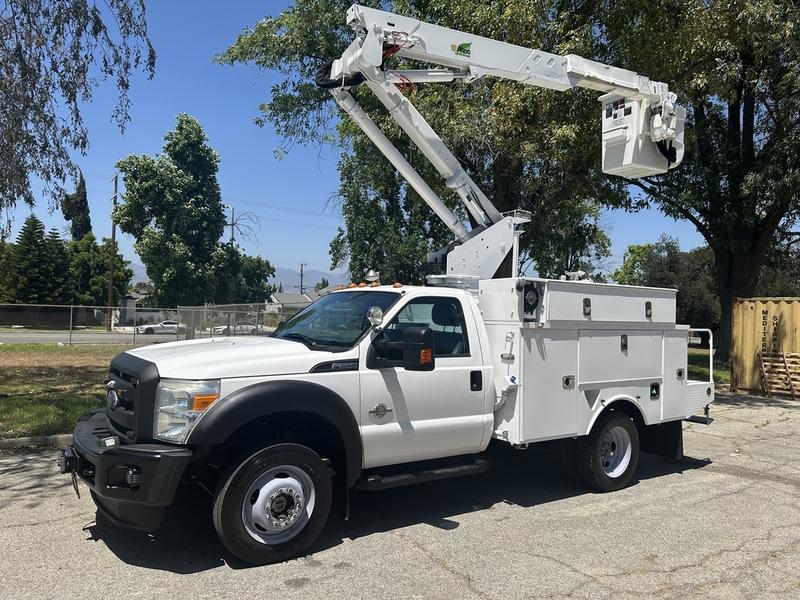 2015 Ford F-550 S.D. Bucket Truck · photo 1 of 15