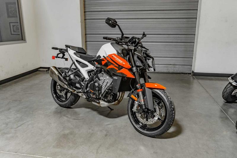 2027 KTM 990 Duke