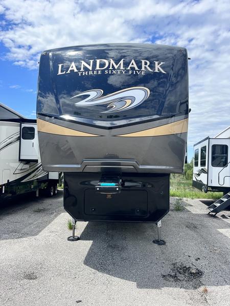 2021 Heartland Landmark 365 Newport | Morry's Trailer Sales