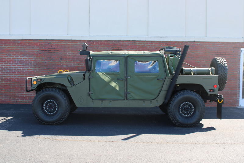2004 Humvee Marine Issue Custom | Clarksville Throttle