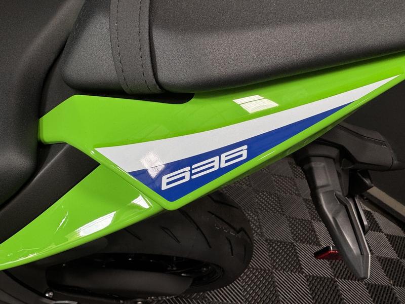 2027 Kawasaki Ninja® ZX™-6R | Mountain Motorsports