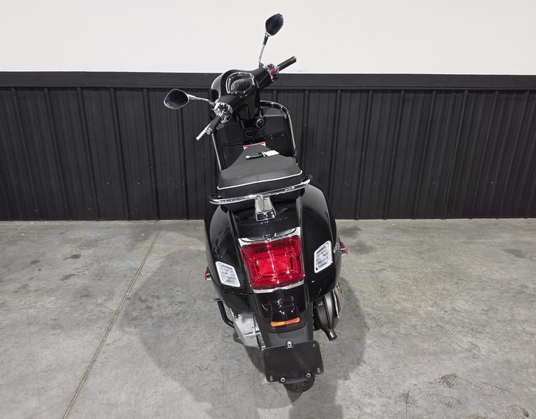 2027 Vespa GTS photo 6