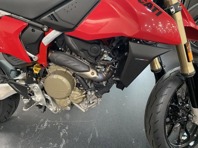 Red 698 2024 Ducati Hypermotard 698 Mono Red | Team Mancuso Powersports South