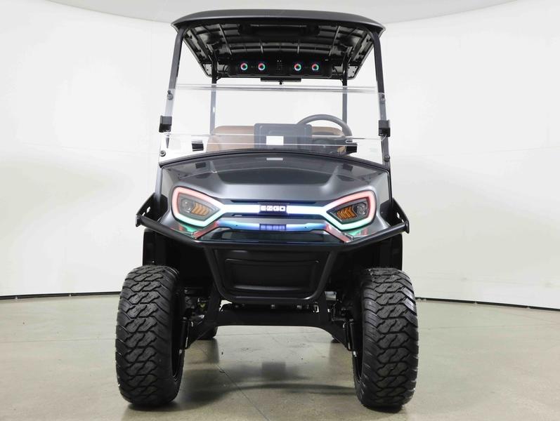 2027 EZGO Express photo 2