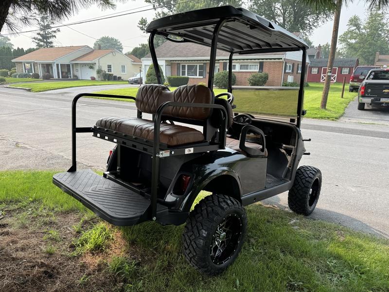 2021 EZGO RXV photo 5