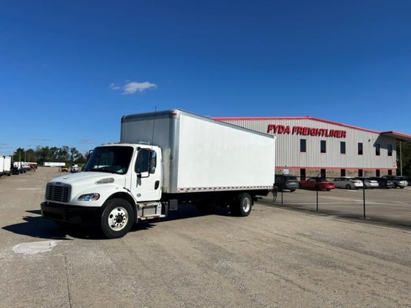2027 Freightliner M2 106 in Columbus, OH — photo 2