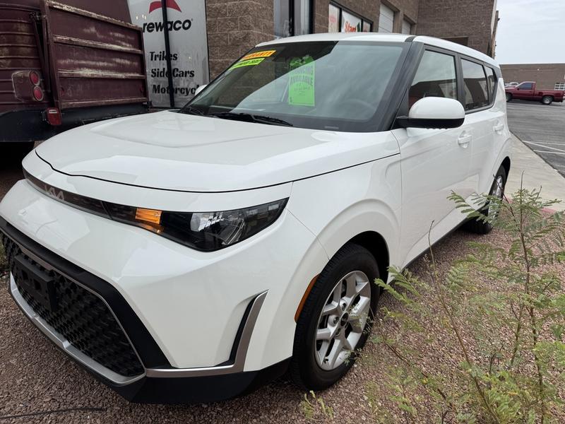 2025 Kia Soul LX — photo 1 of 26