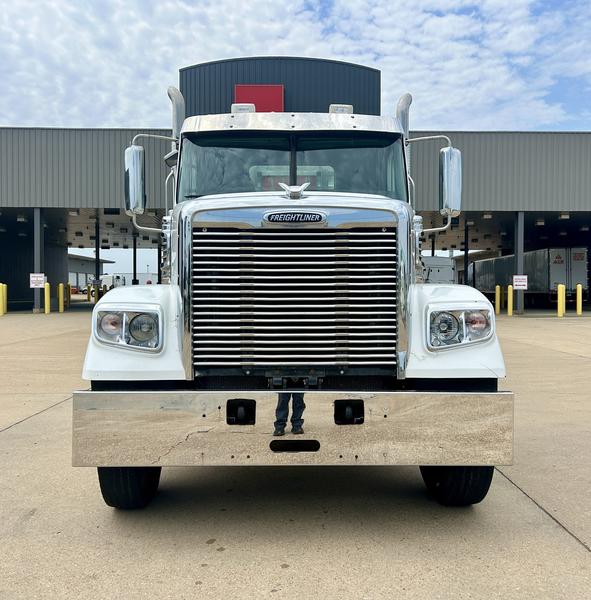 2014 Freightliner in Jackson — photo 2