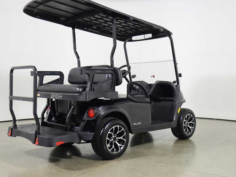 2027 EZGO Valor photo 5