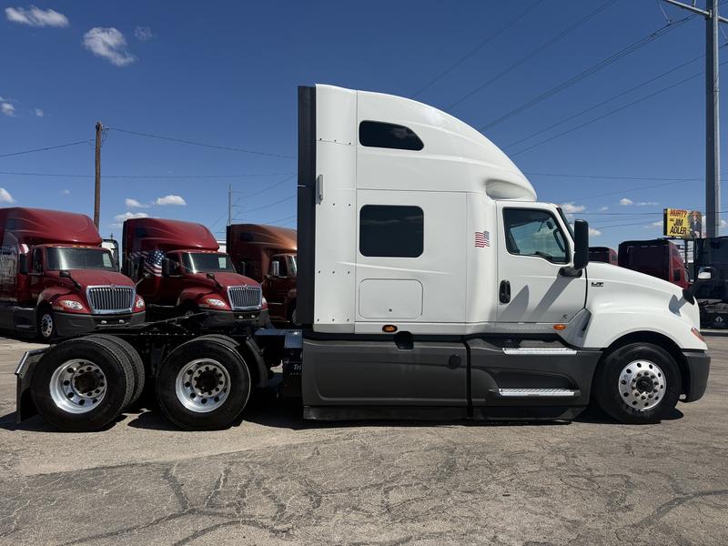 2022 International LT in Dallas — photo 2