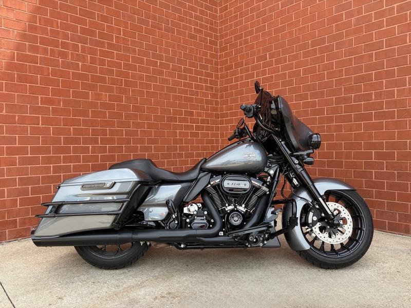 2021 Harley-Davidson® FLHXS - Street Glide® Special | Skyline 